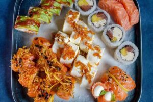 Doraku Sushi & Wok