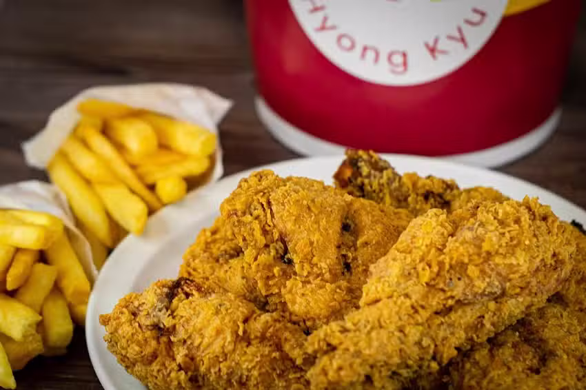 HK HYONG KYU FRIED CHICKEN (Centro de San Rafael)